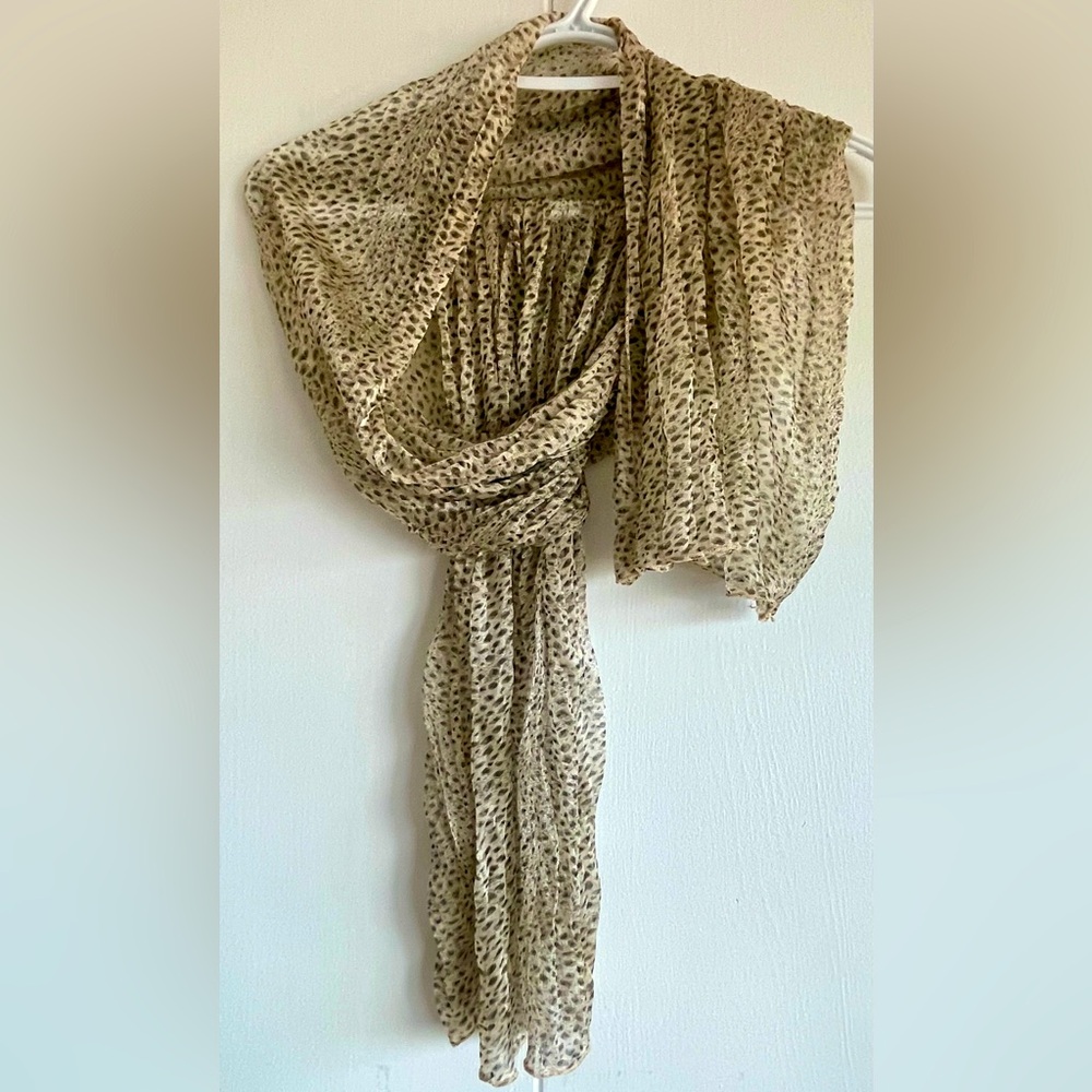 Unbranded cream/black shimmery animal print scarf.